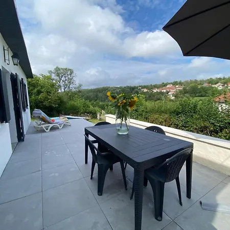 Maison Au Bord Du De Saint Ciergues Vakantiehuis