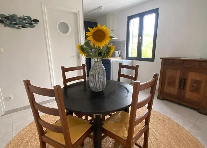 Maison Au Bord Du De Saint Ciergues * Perrancey